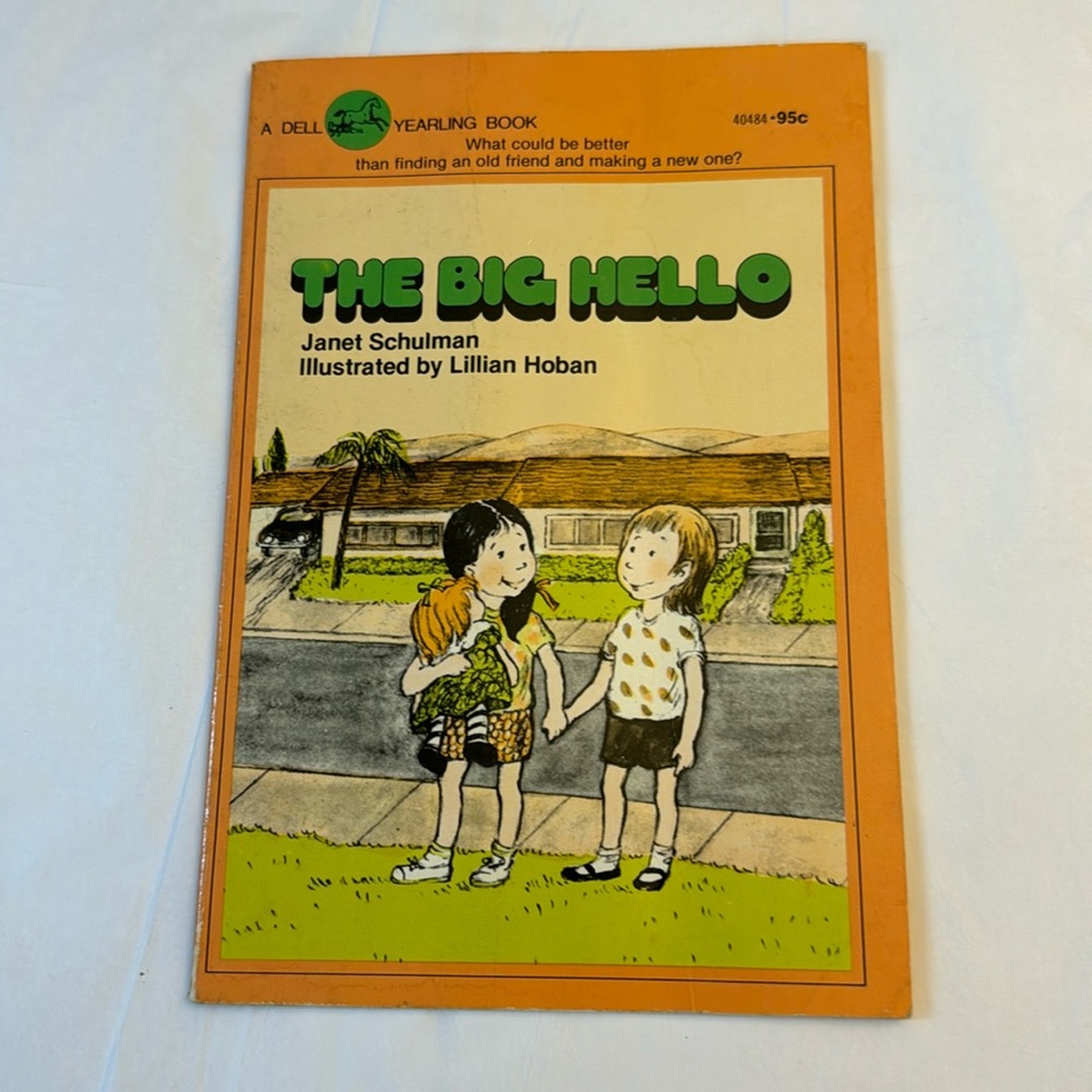 COPY - 🎁5/10.00🎁 The Big Hello, vintage 1976, Yearling book , clean, 1 loose pg…